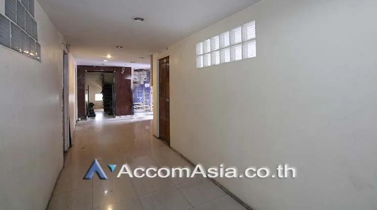 unit Office space For Rent in Ploenchit, Bangkok  near BTS Ploenchit (AA18663)